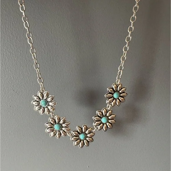 NWOT Lucky Brand Silver Necklace with Blue Floral Accents - Picture 6 of 6